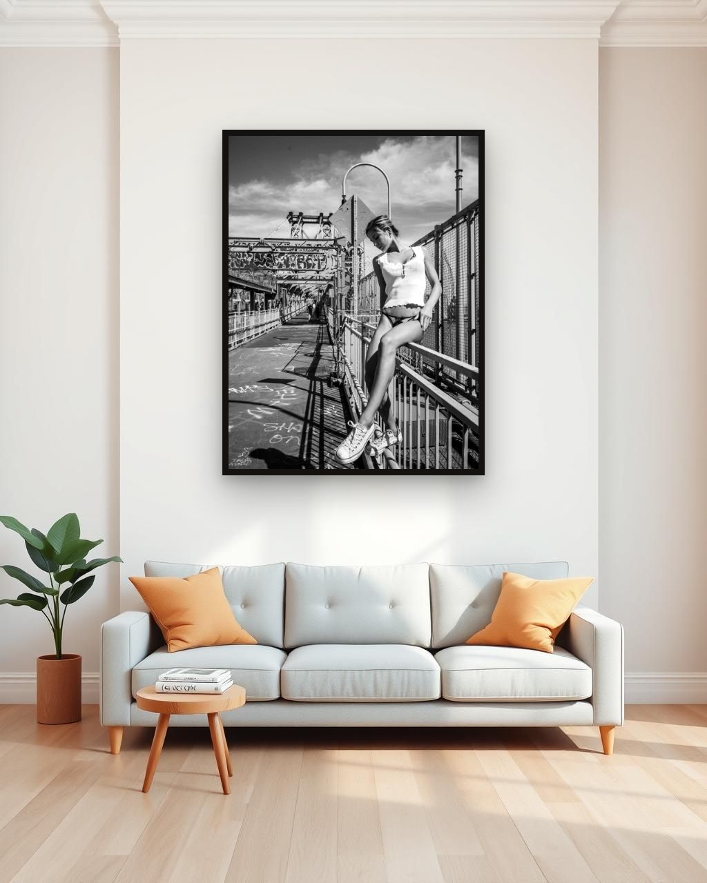 Obra en blanco y negro enmarcada en una pared
